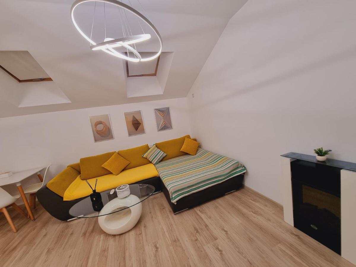 25 Luxury Apartament Bucharest Exterior photo